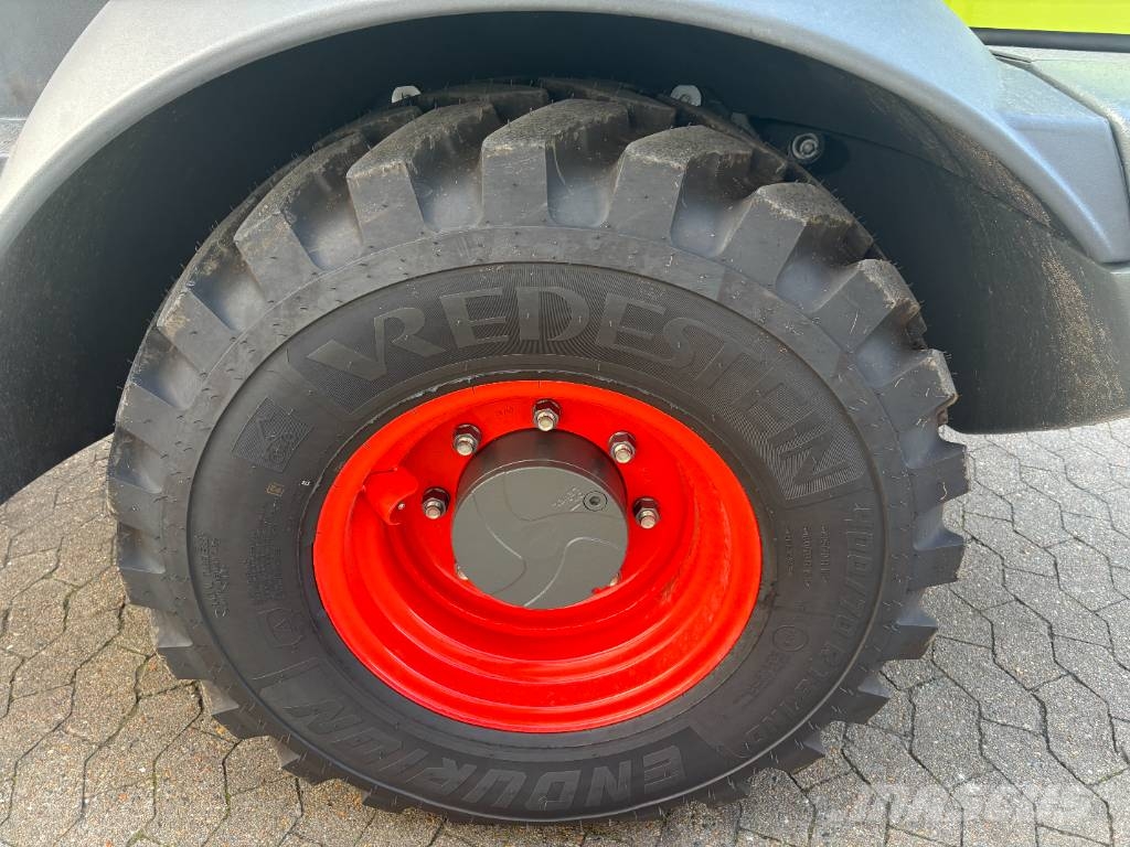 CLAAS Torion 738 T Sinus لوادر متعددة الأغراض