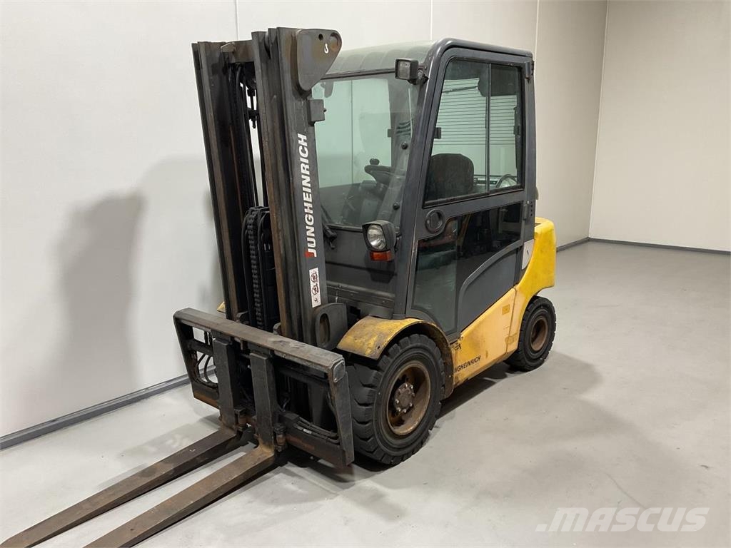 Jungheinrich TFG 430S Chariots GPL
