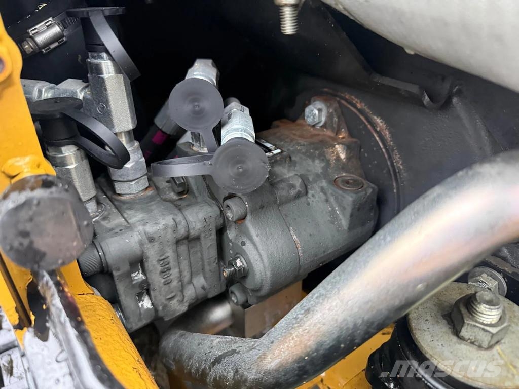 CAT 301.8C Miniescavatori