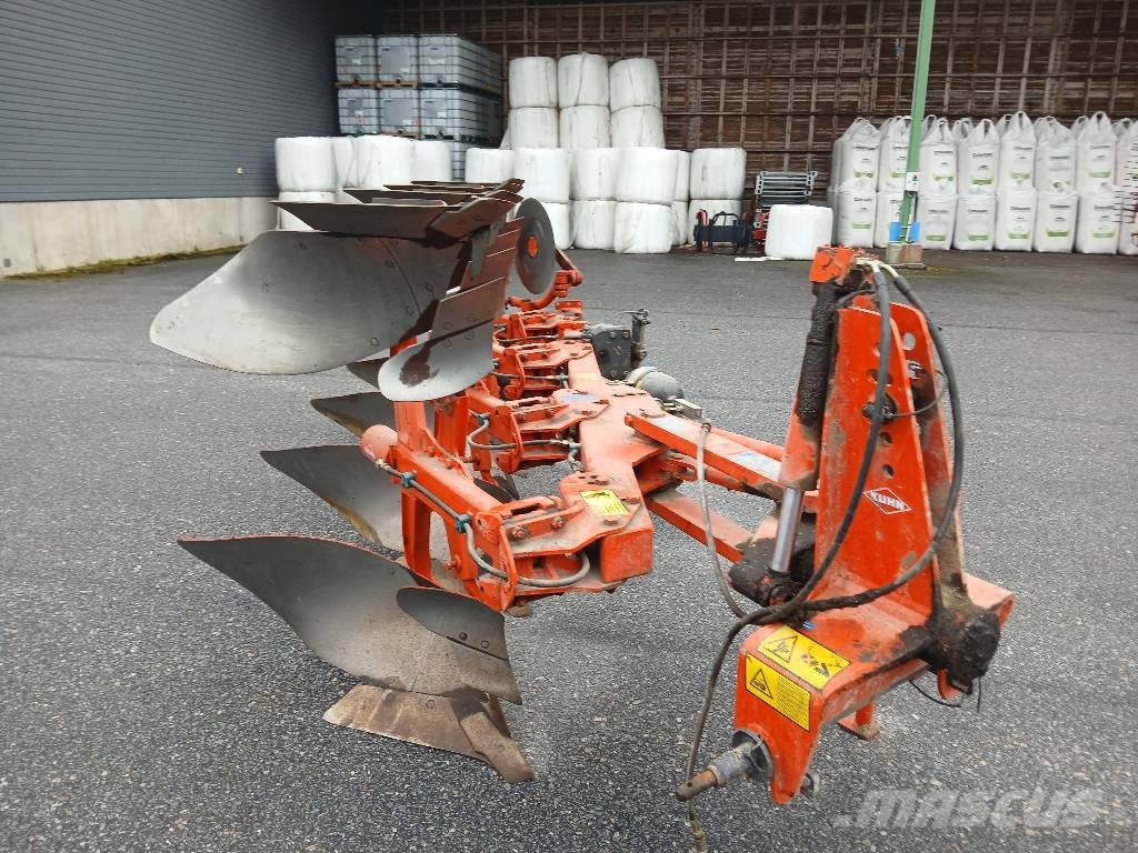 Kuhn Multi-Master 110 محاريث عكسية