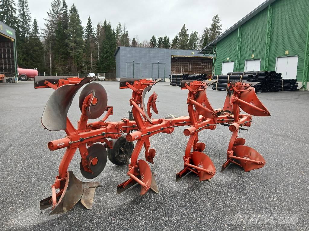 Kuhn Multi-Master 110 محاريث عكسية