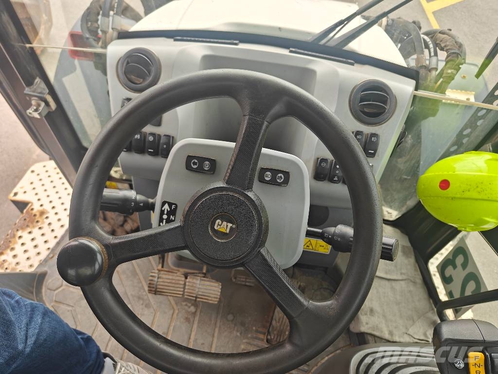 CAT 444 Kotrórakodók