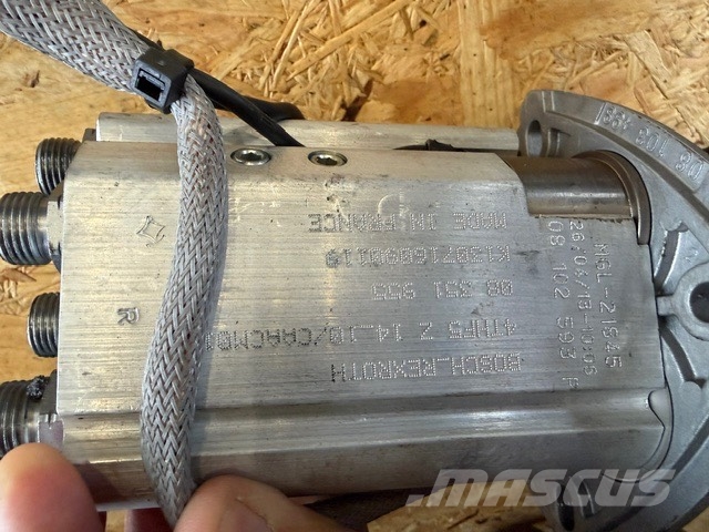 Liebherr L 524 USED HYDRAULIC PARTS CAB Гидравлическая система
