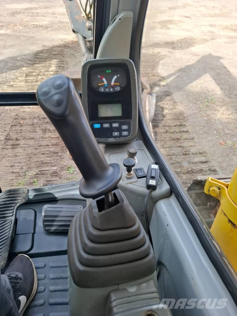 New Holland Kobelco E135SR-1ES Excavadoras sobre orugas