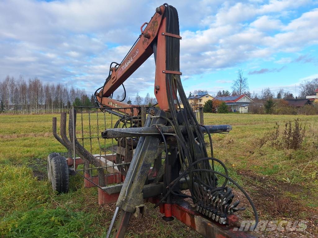 Patruuna 3200 Grue, Chargeur