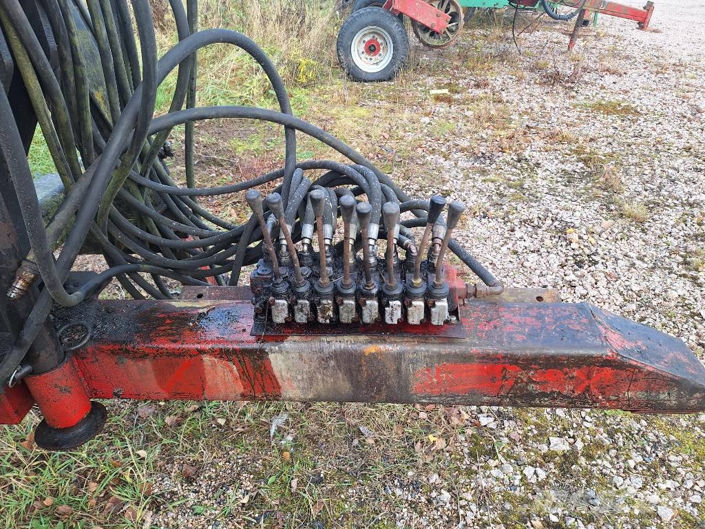 Patruuna 3200 Grue, Chargeur