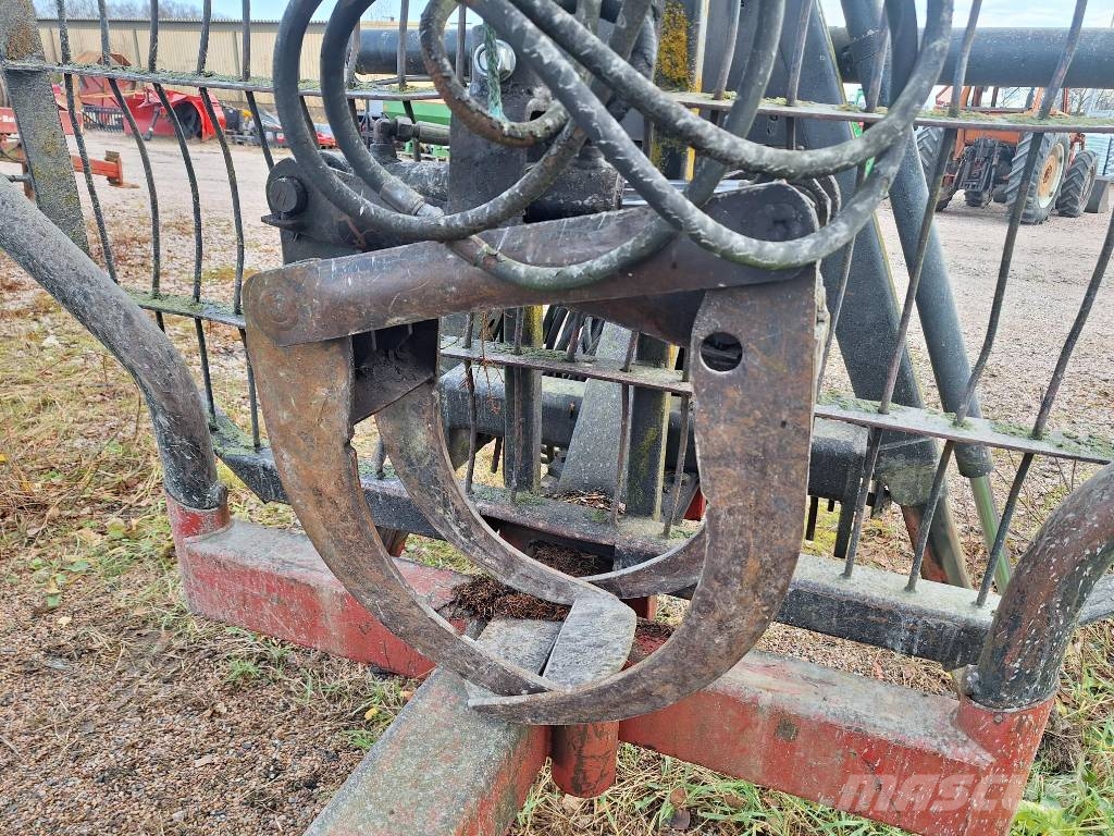 Patruuna 3200 Grue, Chargeur