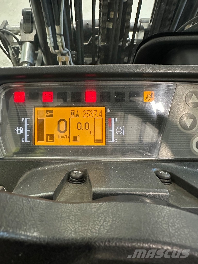 CAT DP 50 N Dīzeļa autoiekrāvēji