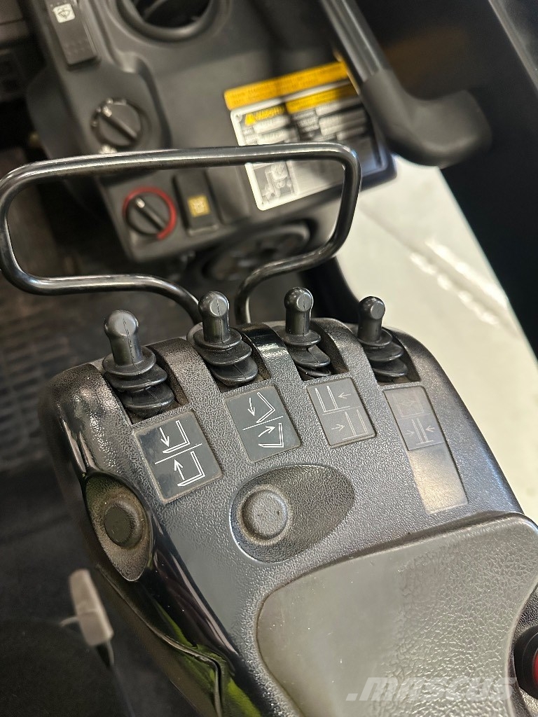 CAT DP 50 N Dīzeļa autoiekrāvēji