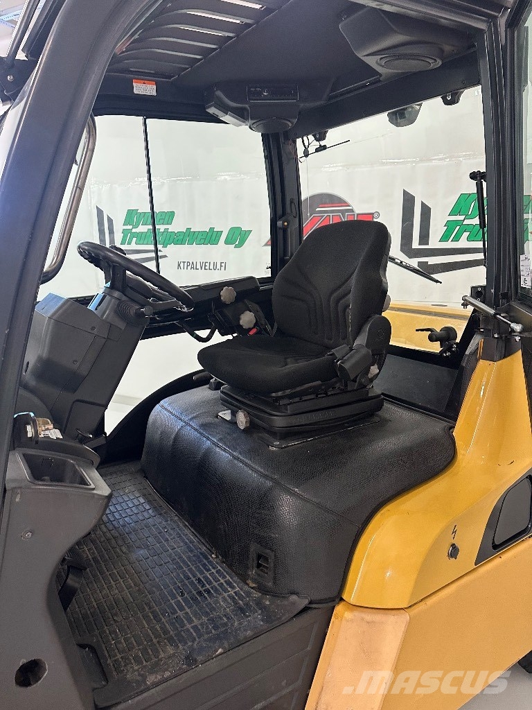 CAT DP 50 N Dīzeļa autoiekrāvēji