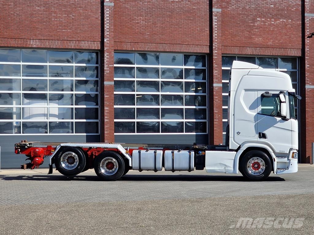 Scania R580 V8 NGS Highline 6x2 BDF - Retarder - Full air Camiones desmontables