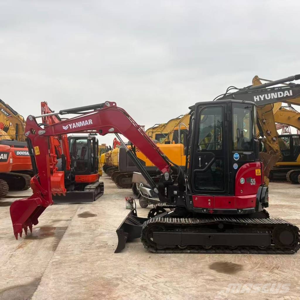 Hitachi vio55 حفارات زحافة
