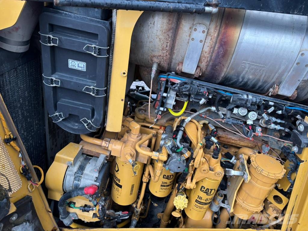 CAT D 8 T 履帶推土機