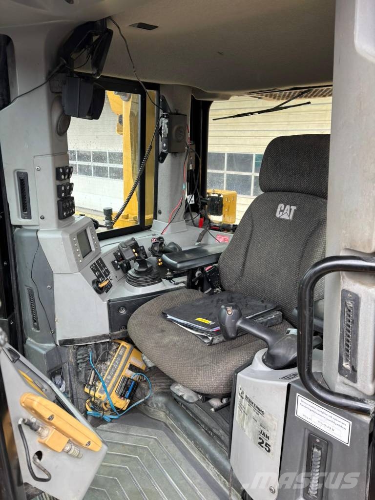 CAT D 8 T 履帶推土機