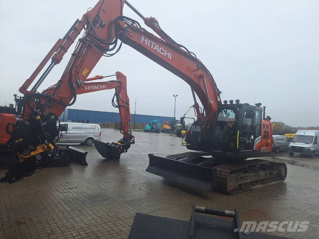 Hitachi ZX 225 US LC-7 MED BLAD , UTHYRES Raupenbagger