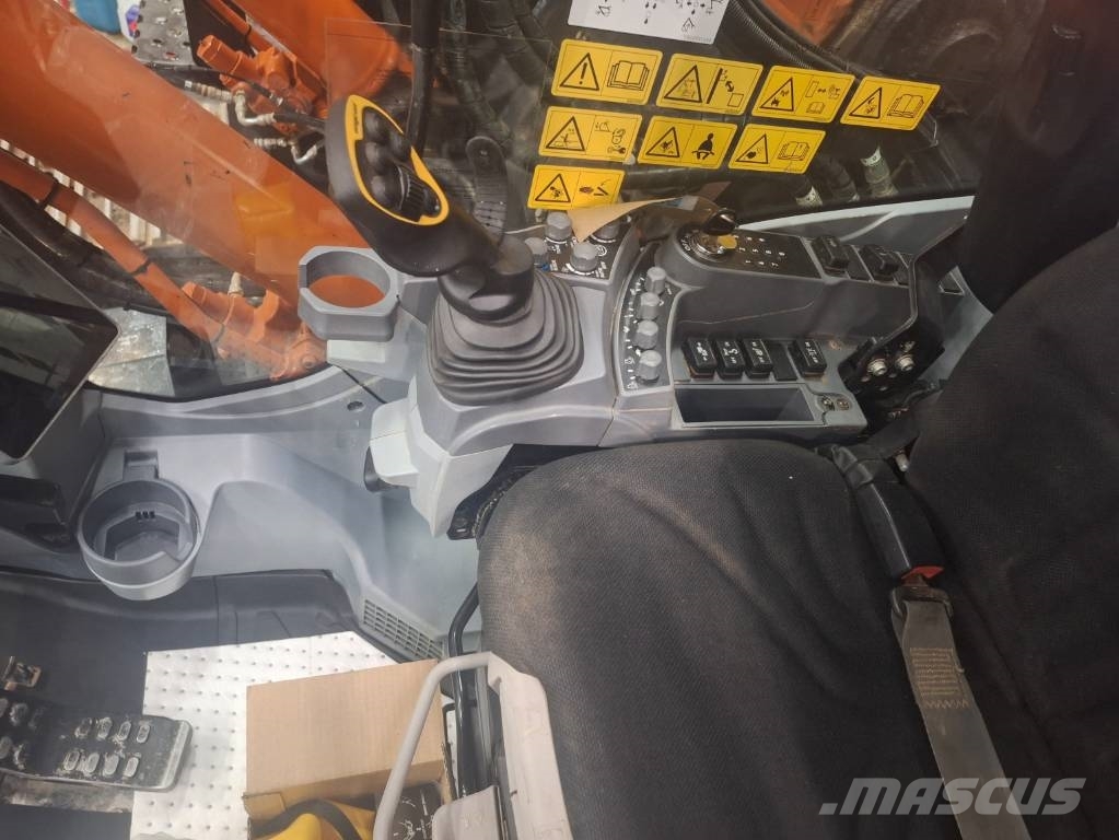 Hitachi ZX 225 US LC-7 MED BLAD , UTHYRES Raupenbagger