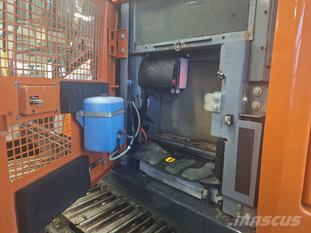 Hitachi ZX 225 US LC-7 MED BLAD , UTHYRES Raupenbagger