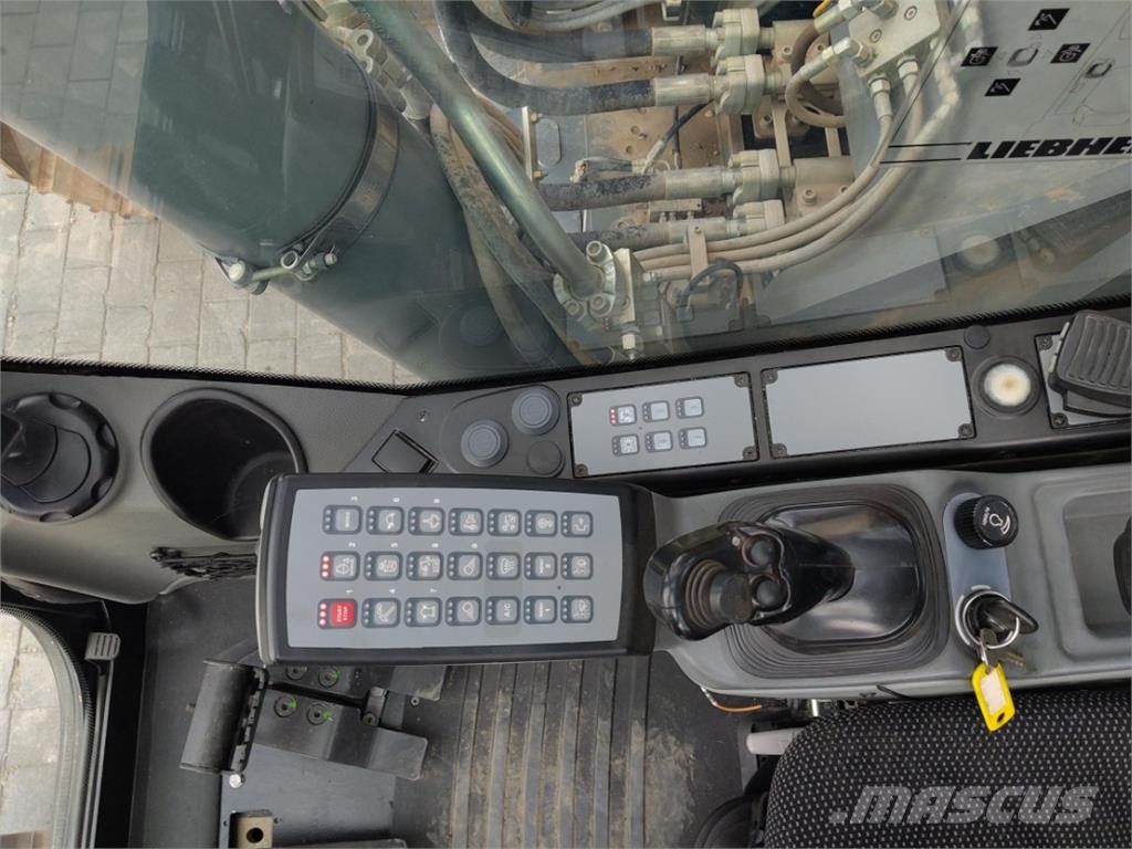 Liebherr R938 G8.0-D Roomikekskavaatorid