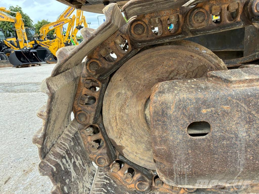 Komatsu PC 210 LC-8 حفارات زحافة