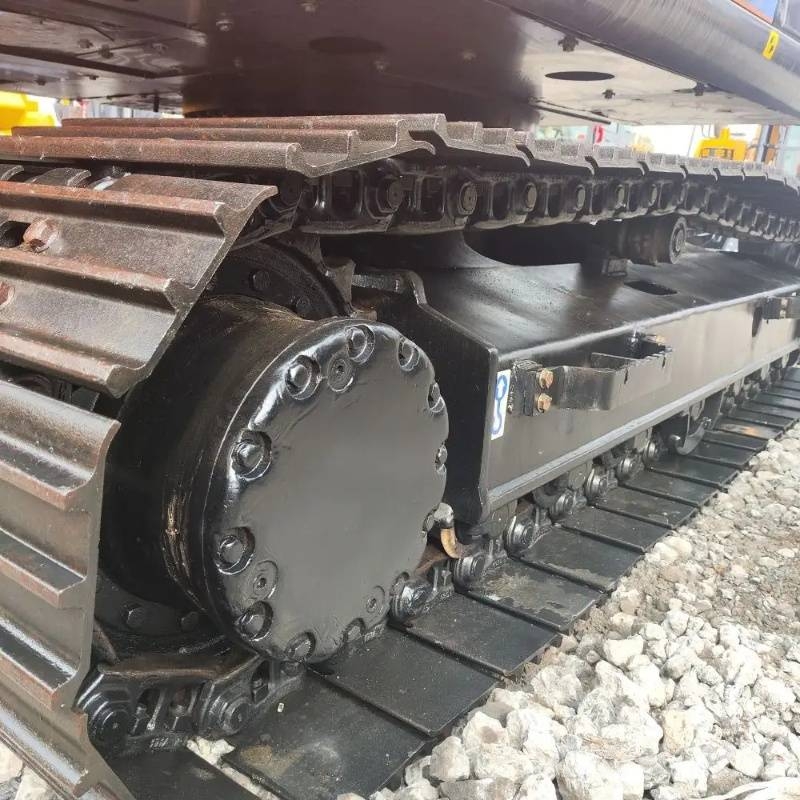 Hitachi ZX130 履带挖掘机
