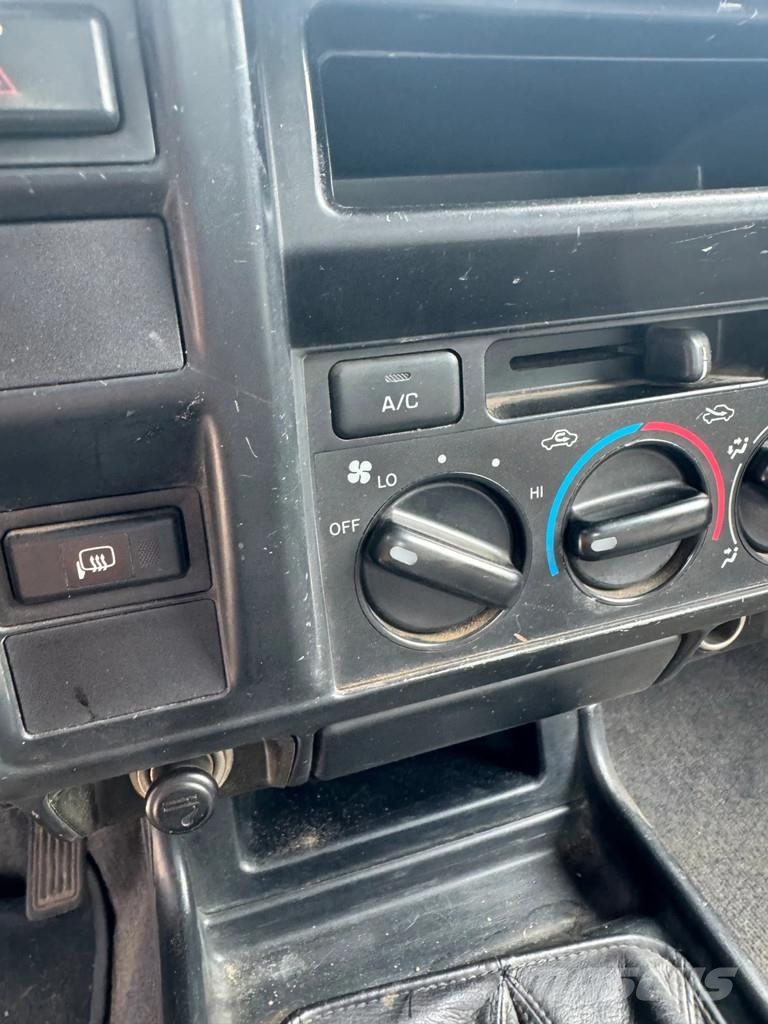 Toyota Land Cruiser **LONG CHASSIS-AIRCO** Veículos de todo-o-terreno