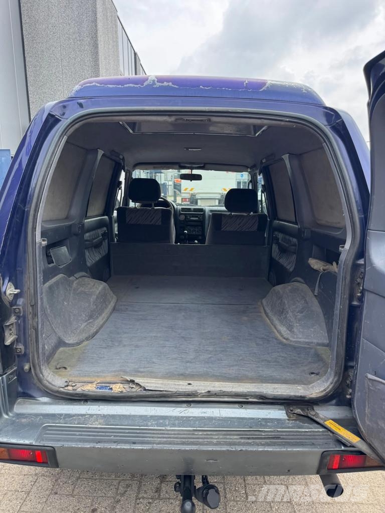 Toyota Land Cruiser **LONG CHASSIS-AIRCO** Veículos de todo-o-terreno