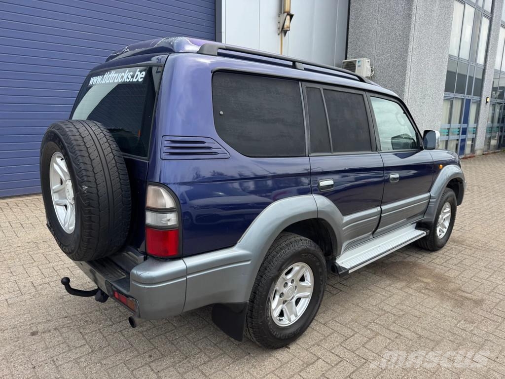 Toyota Land Cruiser **LONG CHASSIS-AIRCO** Veículos de todo-o-terreno