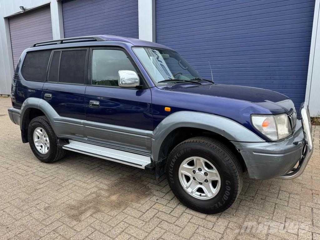 Toyota Land Cruiser **LONG CHASSIS-AIRCO** Veículos de todo-o-terreno