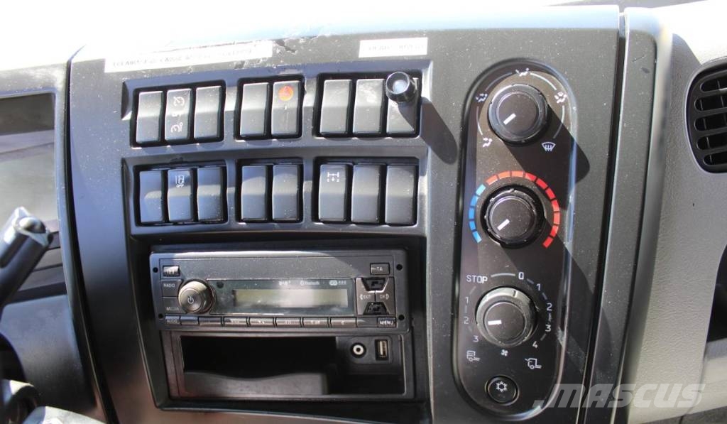 Renault D 240 DTI ---065 Kravas automašīnas - refrižeratori