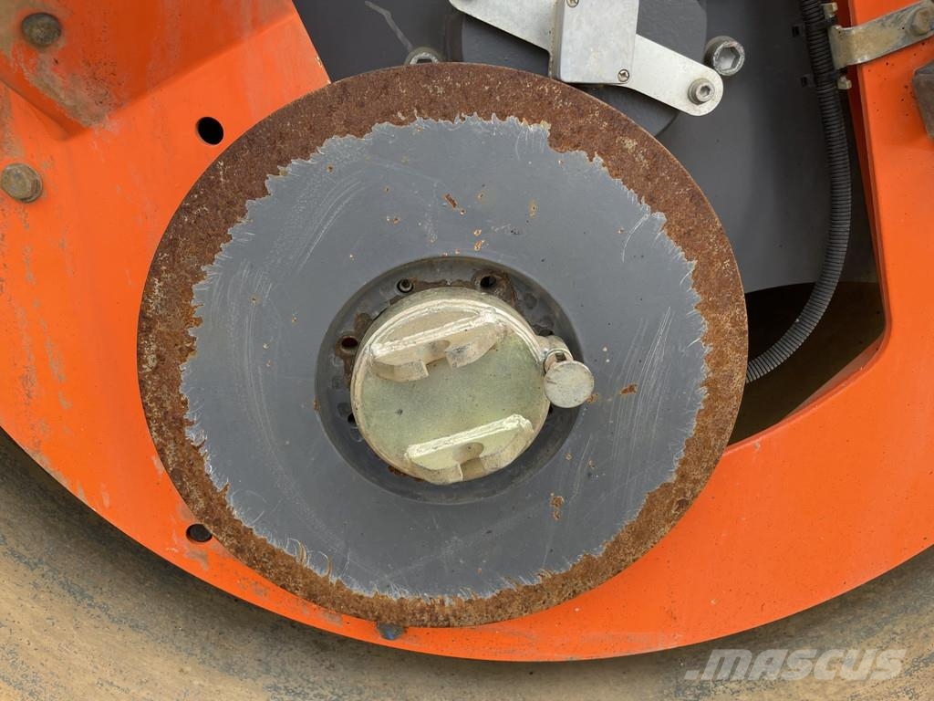 Hamm DV+ 70I VT-S Kombinované válce