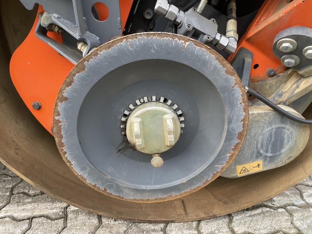 Hamm DV+ 70I VT-S Kombinované válce