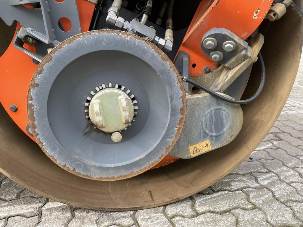 Hamm DV+ 70I VT-S Kombinované válce