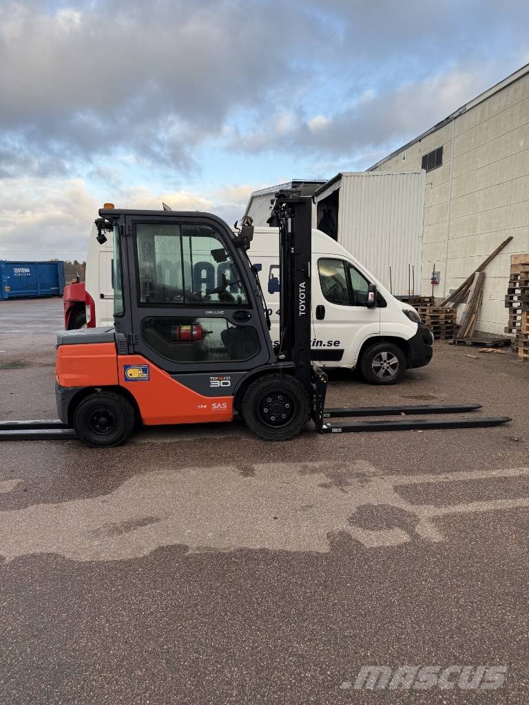 Toyota truck 8FDF30 Dieselstapler