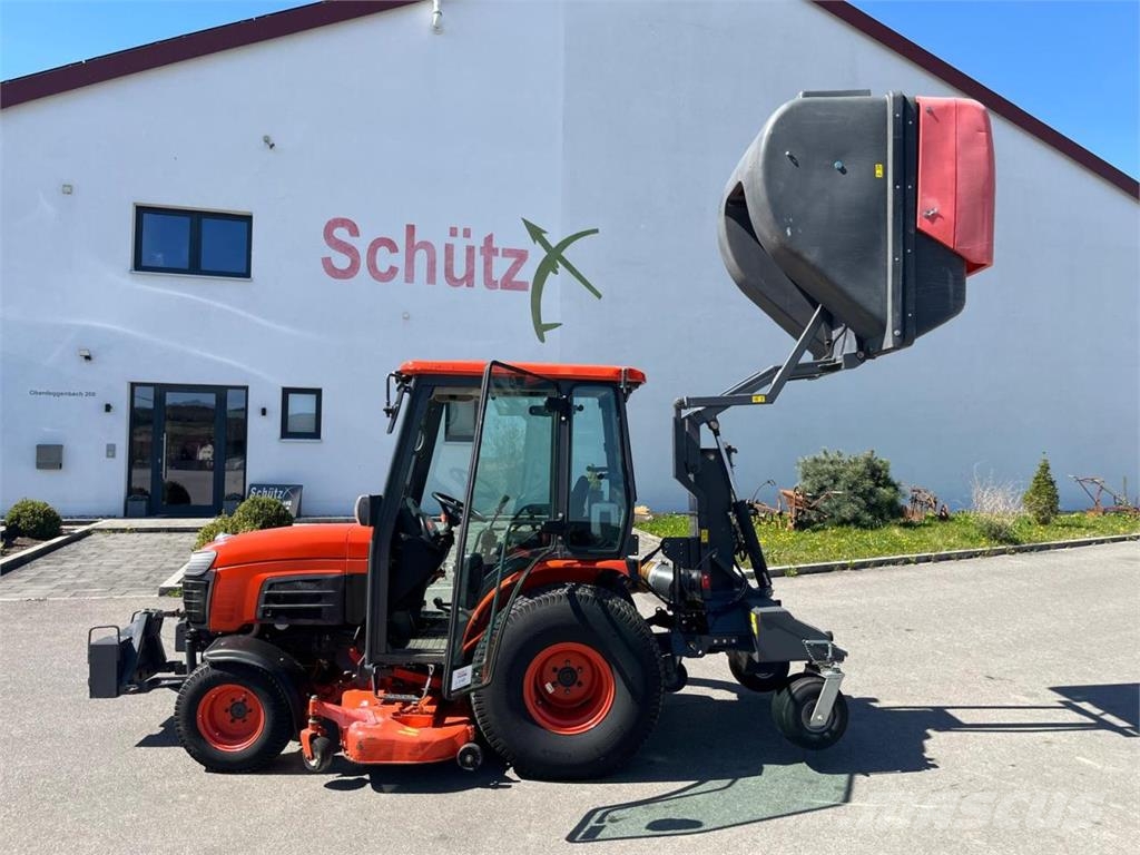 Kubota B3030, Rasenmähertraktor Pealseistavad niidukid