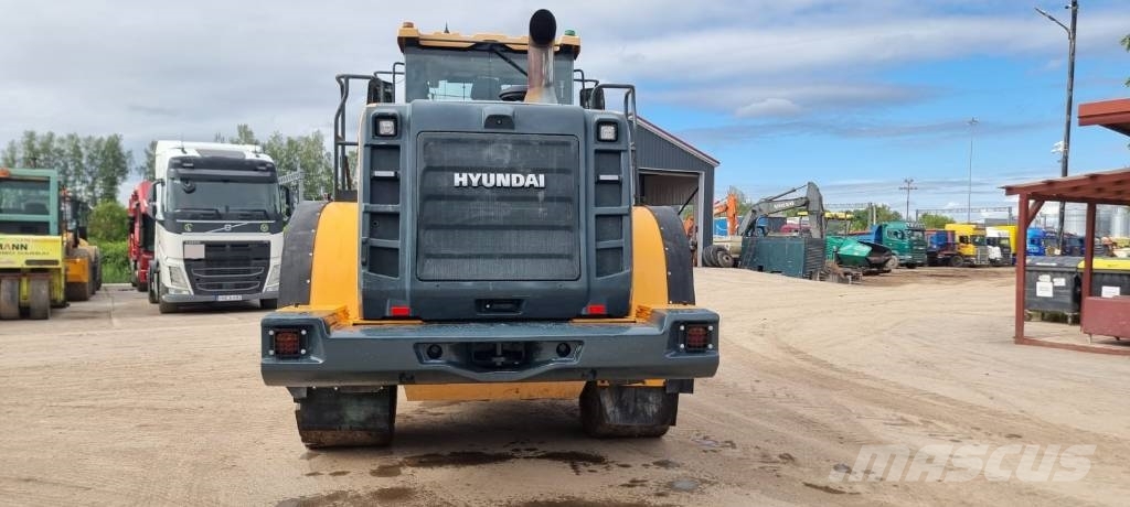 Hyundai HL 960 لوادر بعجل