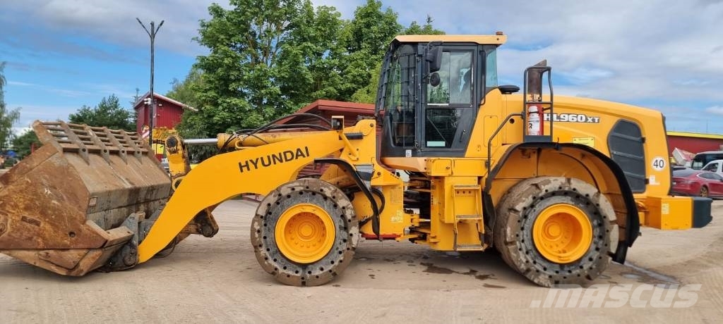 Hyundai HL 960 لوادر بعجل