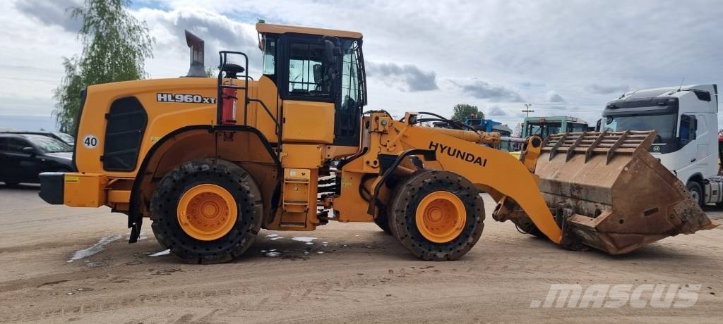 Hyundai HL 960 لوادر بعجل