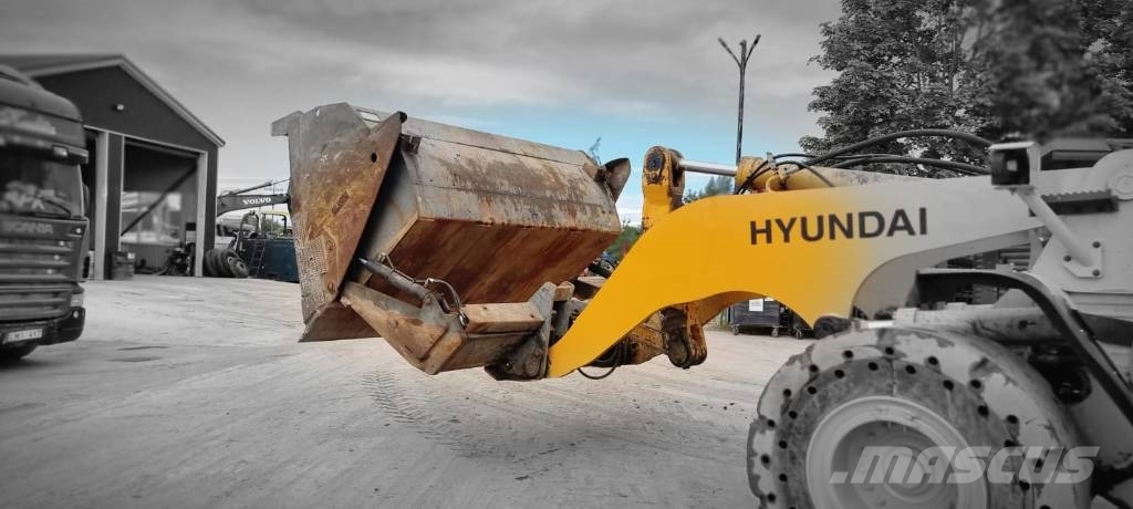 Hyundai HL 960 لوادر بعجل