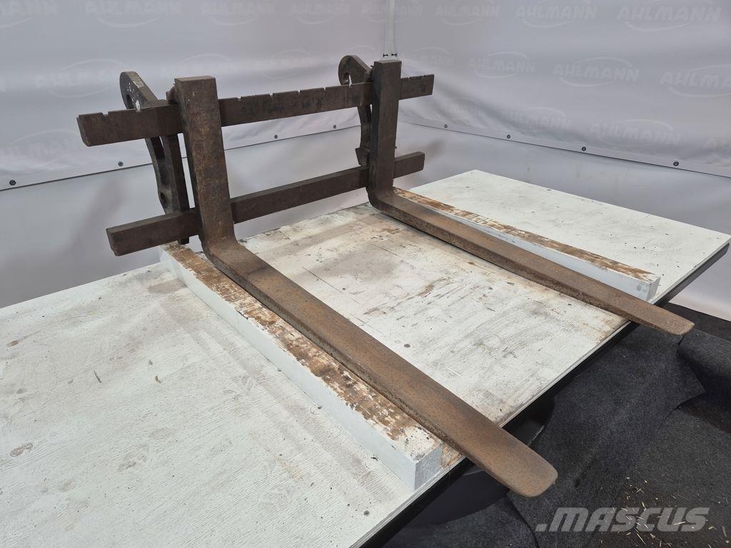 CAT 906H Palletvorkinstallatie Gafler
