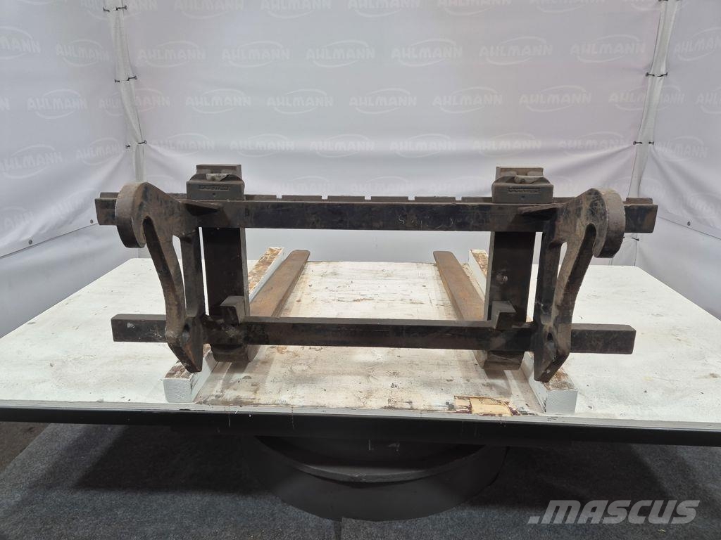 CAT 906H Palletvorkinstallatie Gafler