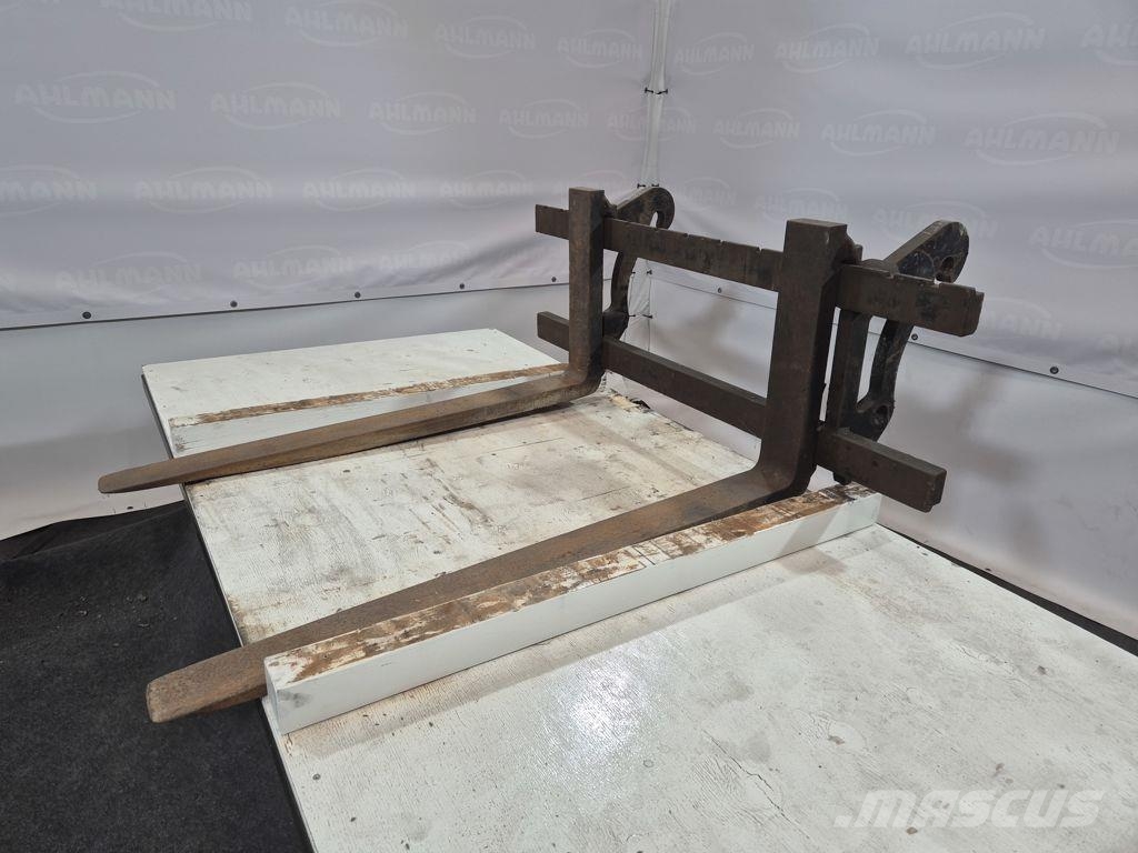 CAT 906H Palletvorkinstallatie Gafler