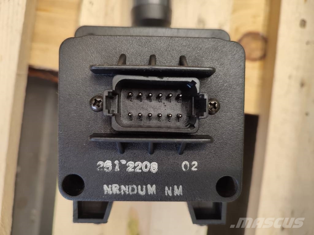 CAT Drive switch 2612208 CAT TH330 Kabinen