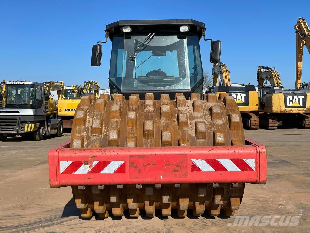 Dynapac CA302PD مداحل أحادية الأسطوانة