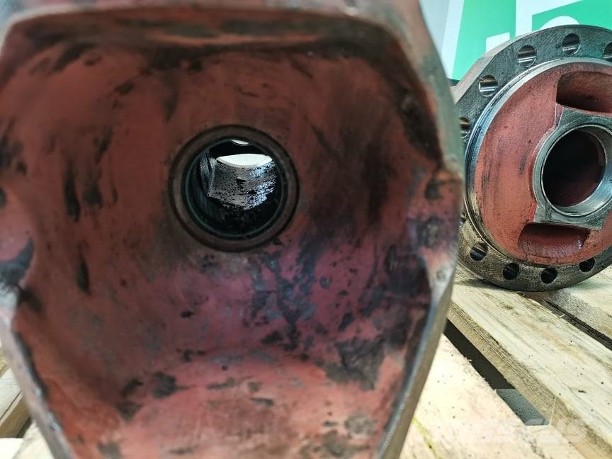 Volvo EW 160B APL-B745P4 front left case axle 軸