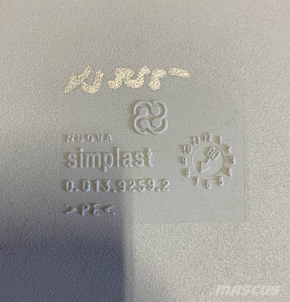 Same Cover 0.013.9259.2/10, 001392592 驾驶室与内部