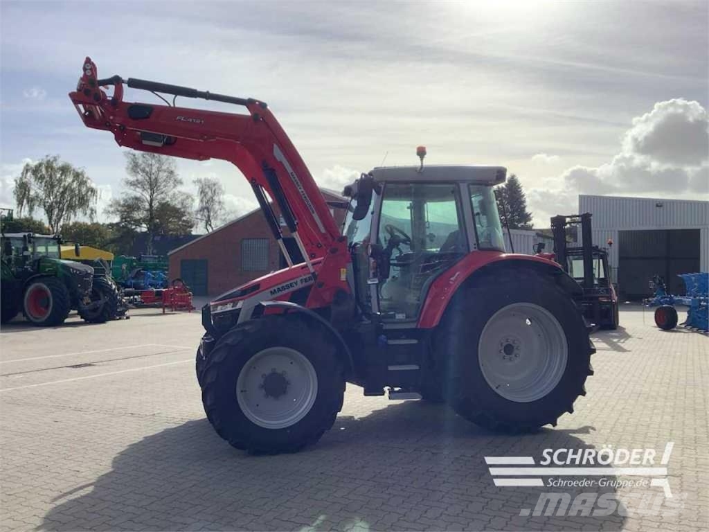 Massey Ferguson 5S.135 DYNA-6 EFFICIENT Tractoren