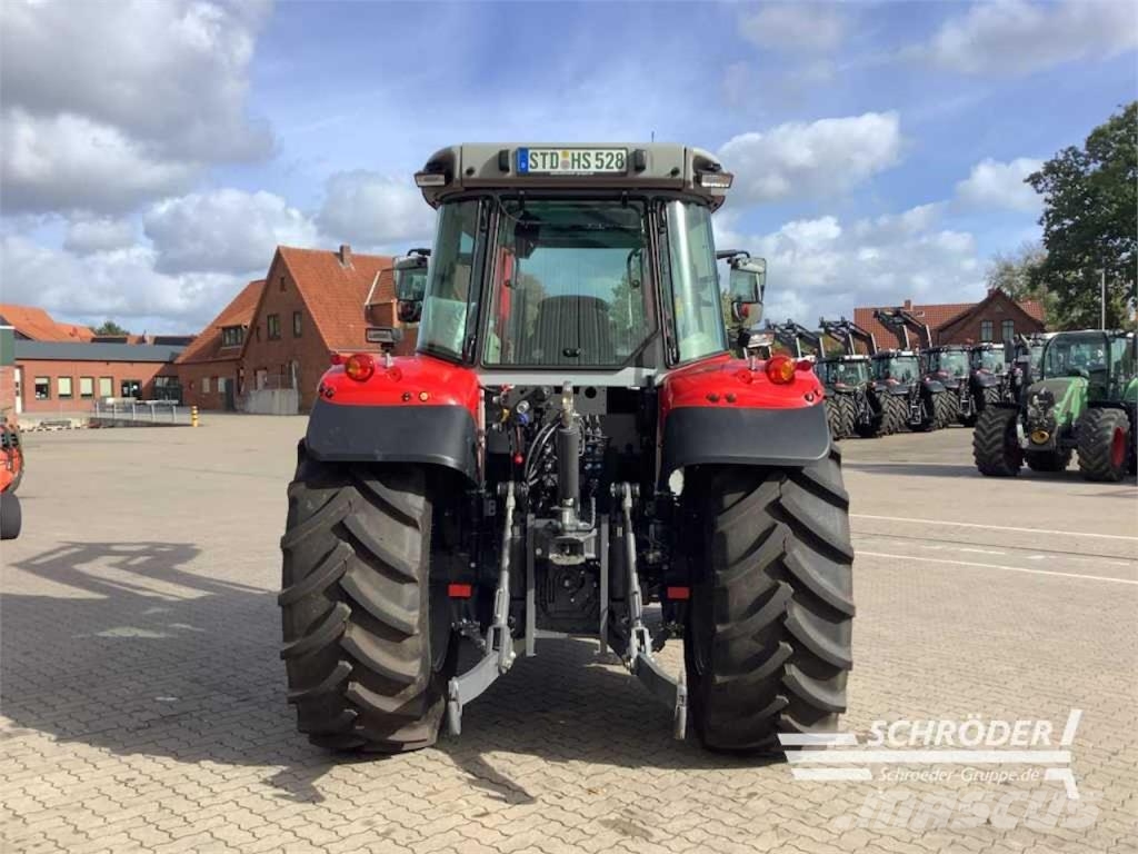 Massey Ferguson 5S.135 DYNA-6 EFFICIENT Tractoren