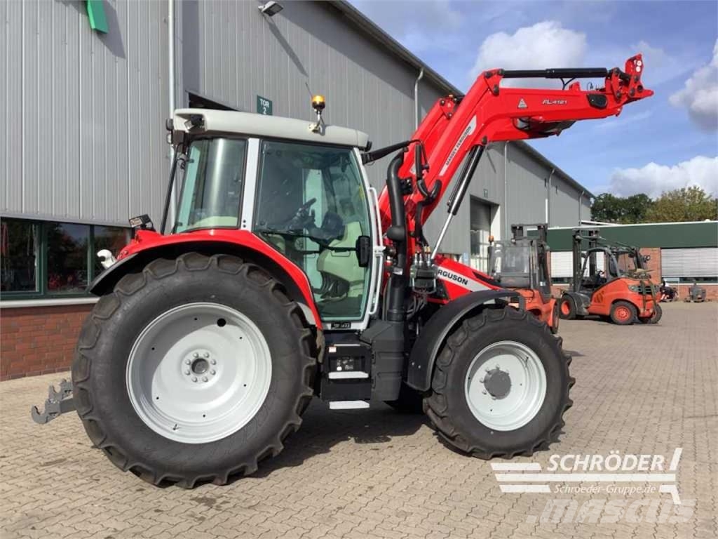 Massey Ferguson 5S.135 DYNA-6 EFFICIENT Tractoren