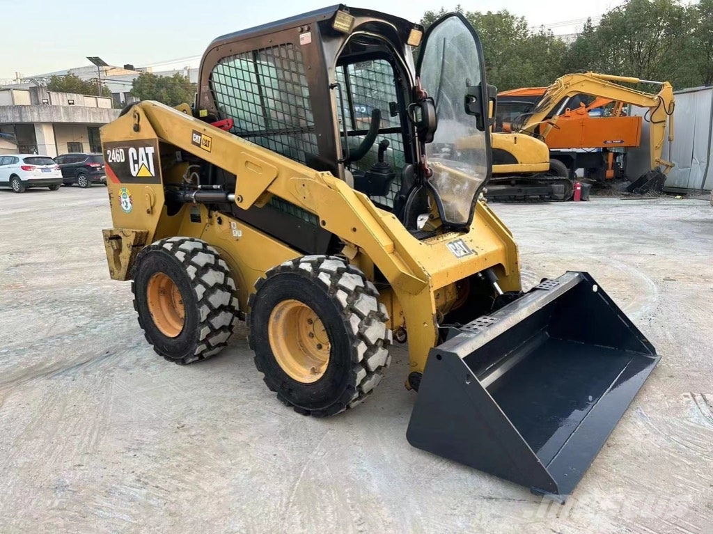CAT 246 D Φορτωτάκια