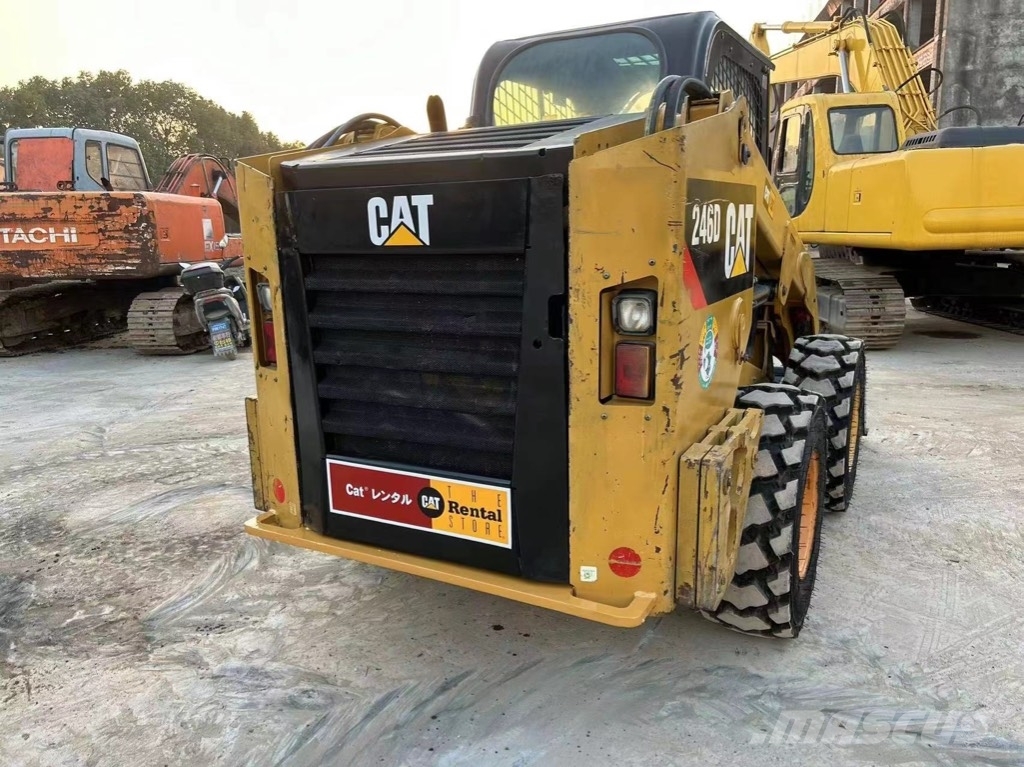 CAT 246 D Φορτωτάκια